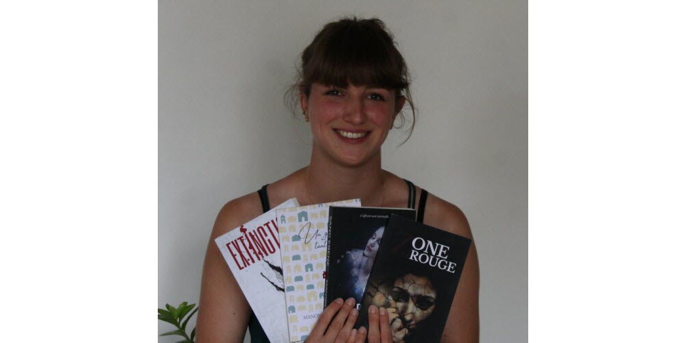 Manon Ginoux présentant ses romans